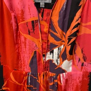 Like new dress - beautiful colors and material!